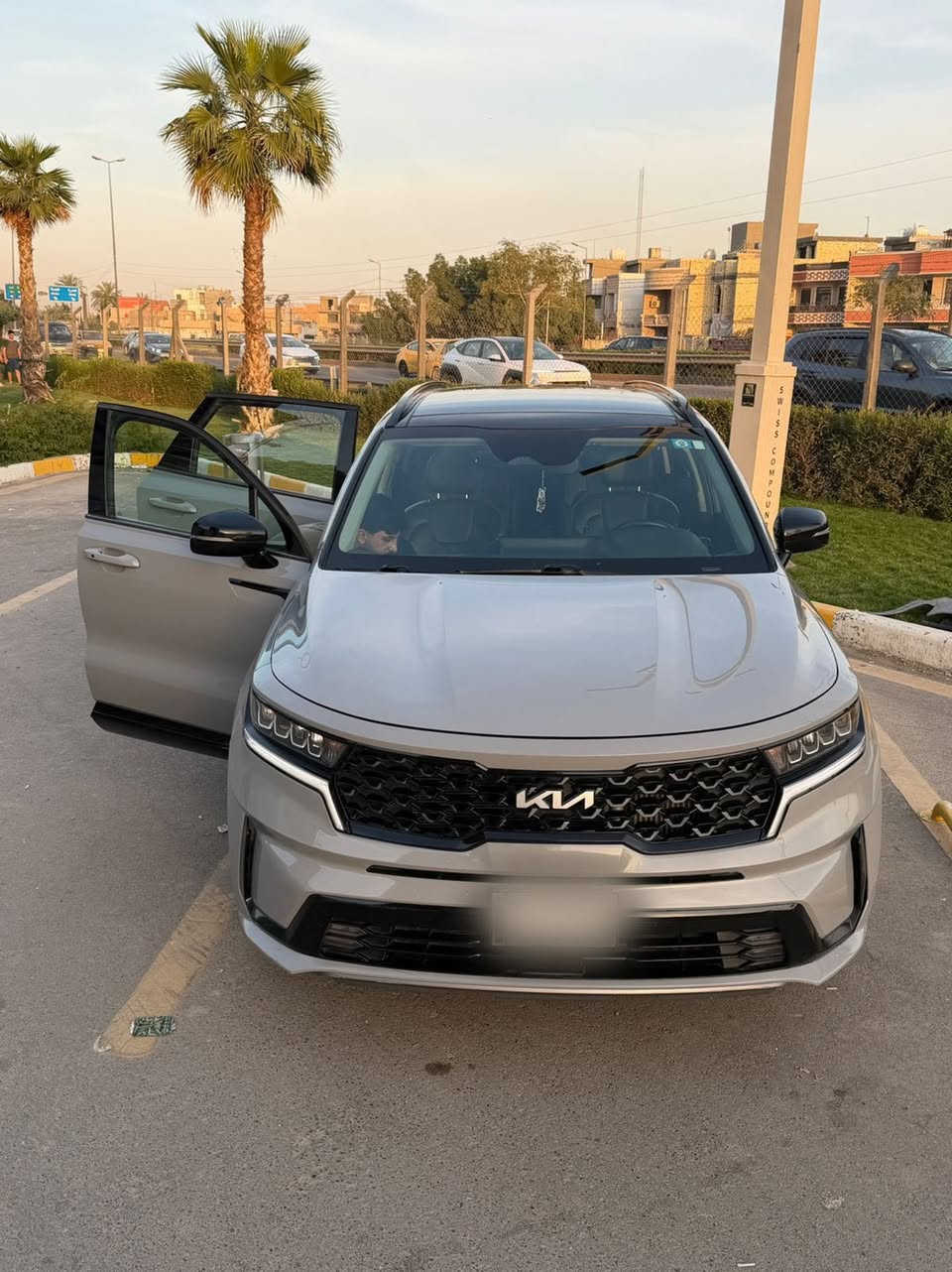 سلام عليكم سورنتو موديل 22. وراد امريكي مكينه 2500 تيربو بدون ايرباك بدون دواخل فول مواصفات واحد على واحد حادث جاملغ امامي ايسر وربع الصندوق الخلفي  اشاير بل مري. بنرامه تحكم استيرن جهتين السياره 1/1. مكاني بغداد.   ***********
