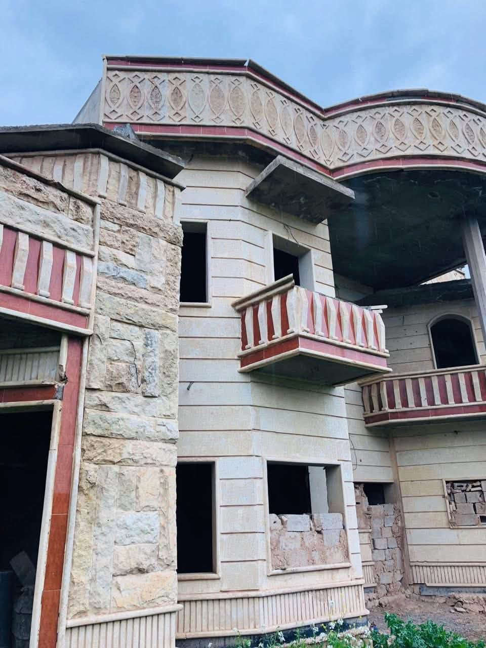 السلام عليكم
#بيت_للبيع

بيت للبيع 

٣٥٢ متر  طابقين واجه حلان 

٤ غرف نوم هولين واستقبال ومطبخ حار ومطبخ بارد وصحيات فوك وجوى 

   الحويجه _ حي القاده

للتواصل ع رقم 

***********
