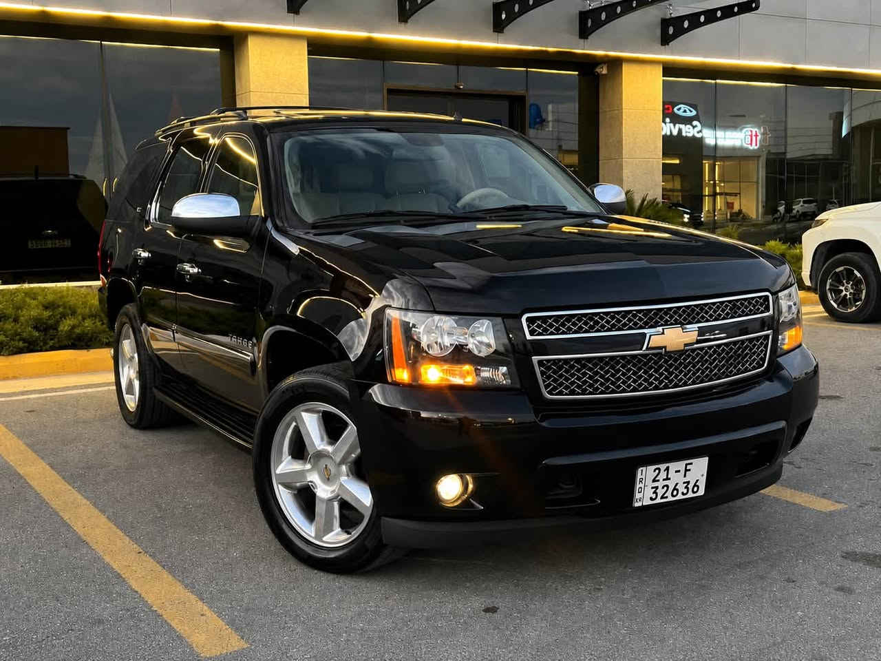 سلام عليكم 
شوفرليت تاهو 2009 LTZ خليجي استلام شركة منصور 
🔴 ملاحظة :- سيارة من النوادر بنظافتها و موديلها لتقارنها بغير تاهو تعال سوقها وتعرفها شنو من سيارة ماشية 94 كم  

سيارة فول مواصفات خليجي جديدة و بشرط مابيها اي نقص رقم و فحص كلة جديد و باسمي تخم تايرات جديد تحويل وكالة حاظر 
🔴مواصفات :- 
🔹 فتحة 
🔹تشغيل عن بعد 
🔹شاشة DVD بالسقف
🔹صندوك جك كهرباء 
🔹كشنات جلد كهرباء و تدفئة و تبريد 
🔹كشنات خزن ميموري وكشنات خلفية تدفئة

💵 سعرها 228 ورقة قفل 
🗺️ مكانها سليمانية
📲للاستفسار   ***********
