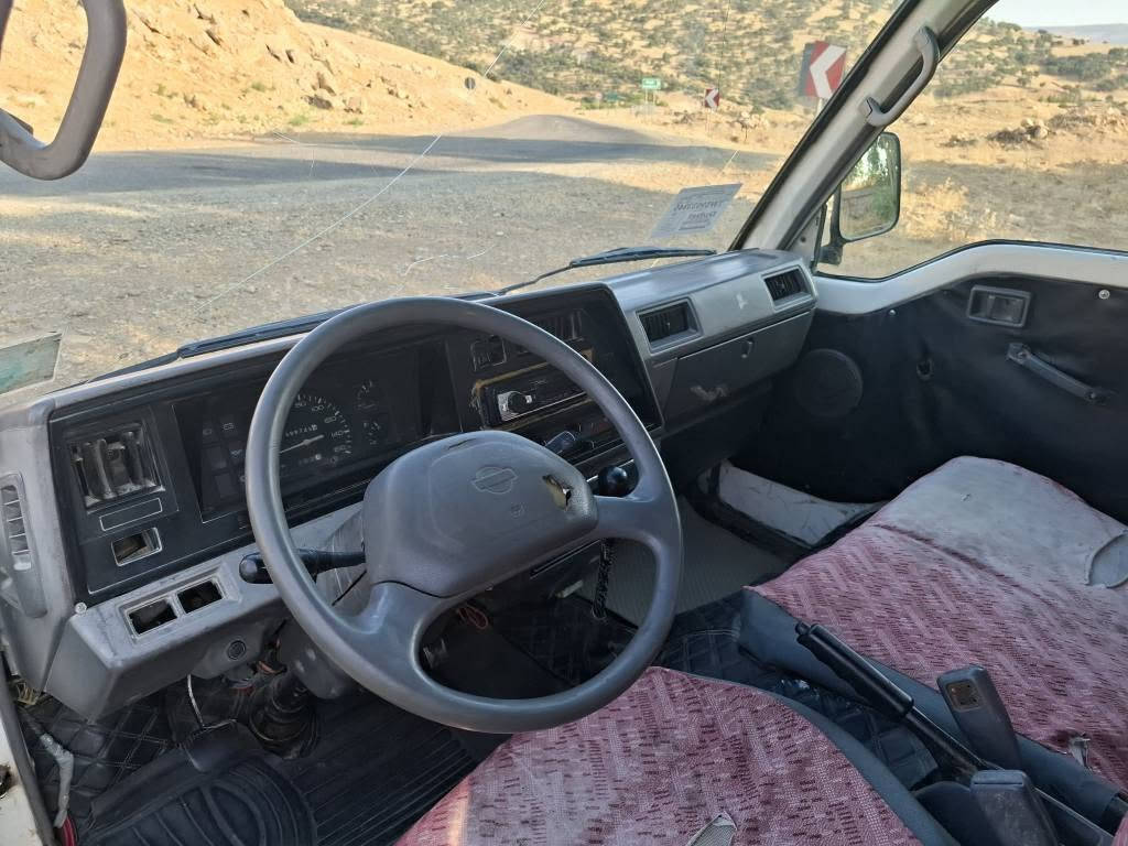 نیسان پاس  2001 
ئاڕمی پلاستیکی سلیمانی 
سعر (44) گەڵاو مجال 
***********
***********
گێڕو مە کینەی بیلاد . بەنزین.
گێڕو مەکینەو ئەکسل بەشەرت زۆر پاک ماوەتەوە هیچ مەسرەفی تیا نیە . 
چوار تایەی لۆکی لە ژێرە . 
دەعم و لێدراوی نیە . 
سەیارە کە ماڵی دۆستە حازرە بۆ ئیش .
مشتەری تیل بکە . السليمانية, العراق
