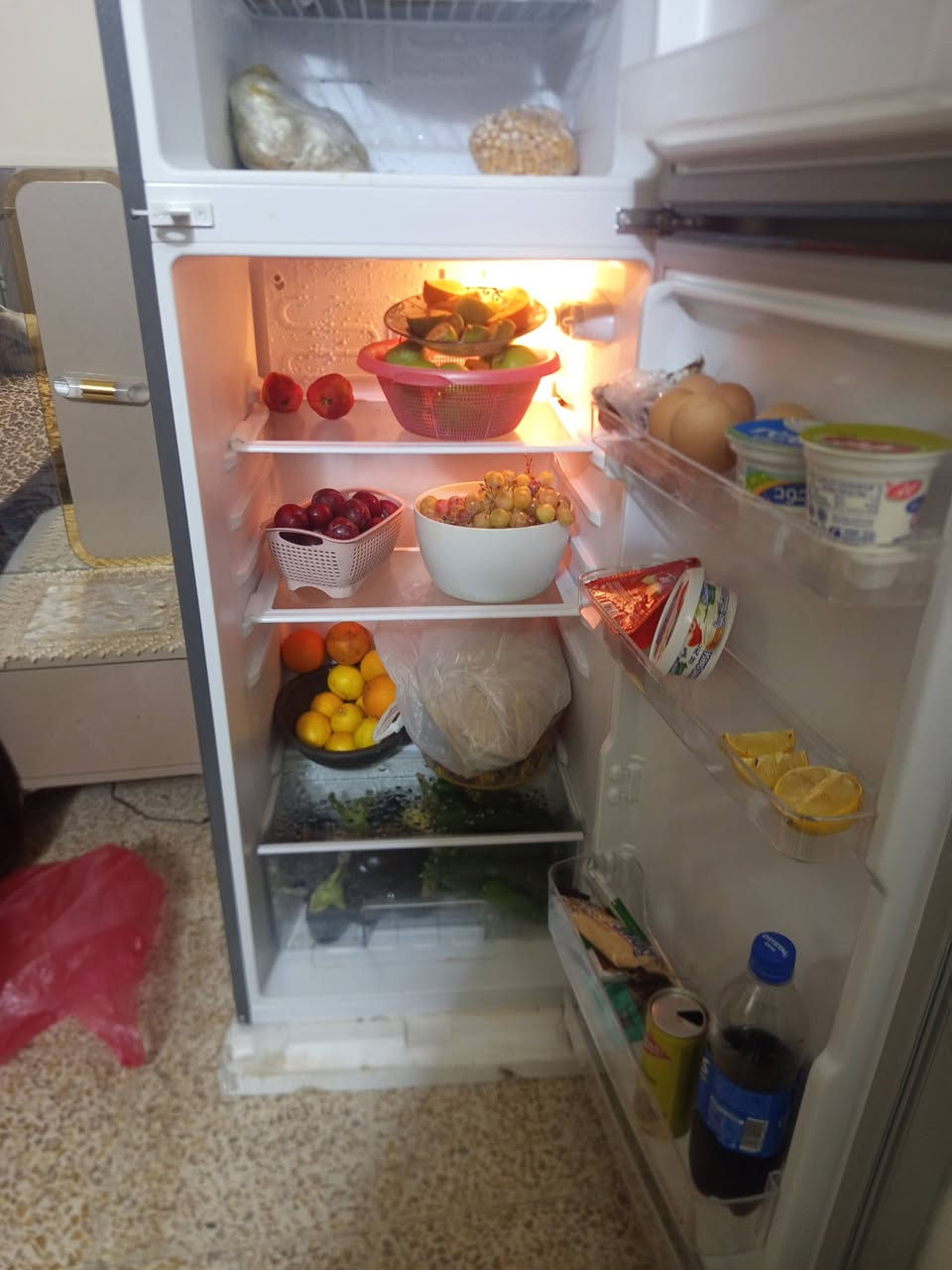 مكيف وثلاجه للبيع ***********اتصل أو واتساب
