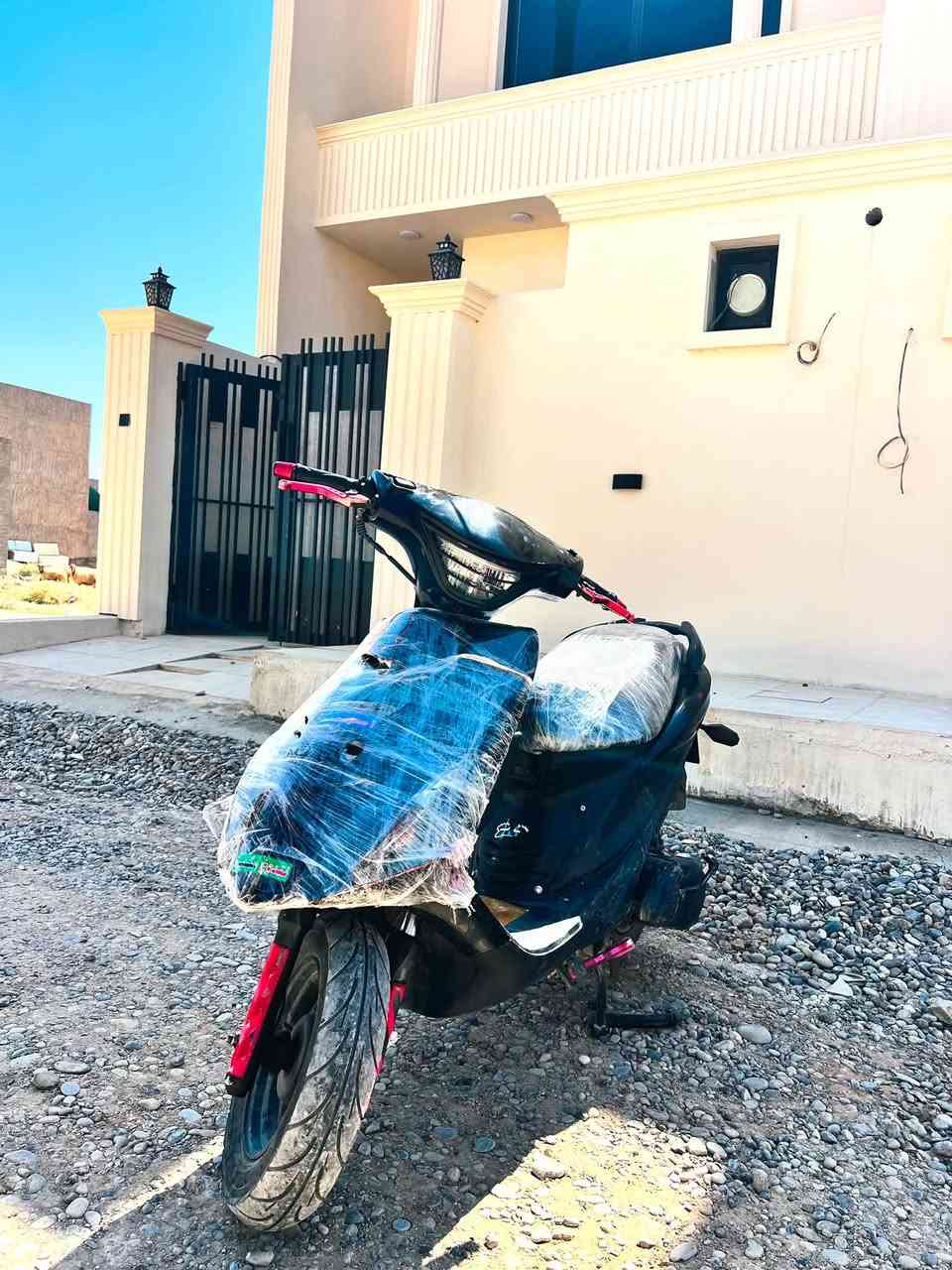 للبيع هادرس دراجه ناعمه سرعتها 140السعر 300قفل العنون تكريت شراي انتصل ***********
