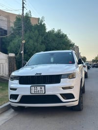 جيب S • ٢٠٢١ • جلد احمر