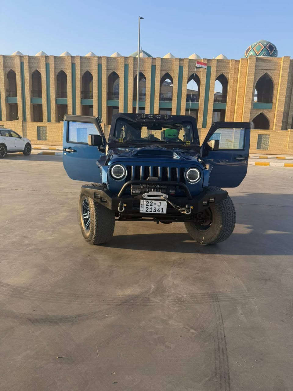 سلام عليكم جيب  رانكلر ١٠ سياره كلين بدون حادث ولا صبغ ماشيه ١٠٠ سياره مدرعه تزويد شركت تاب الامريكيه سياره جاهزه مكينه ٣٨٠٠بيع او مراوس شعدك حسب القناعه وياه تخمين تايرات جبلي والثاني نقسه وسط مكانه الكوت خابر ودلل رقم اربيل تحويل مباشر ***********

