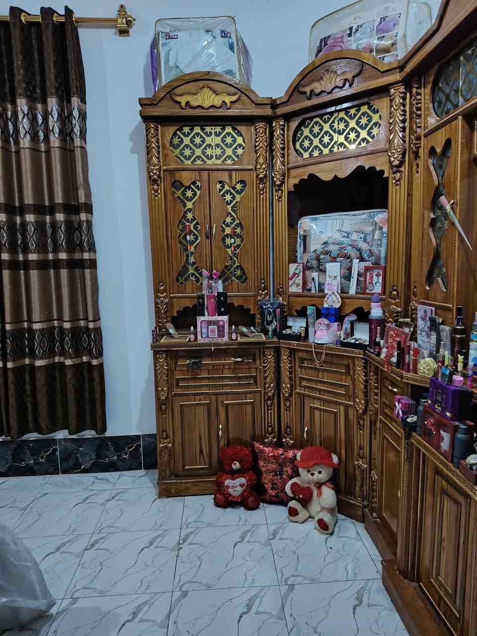 للبيع غرفه مسرح عراقي نظافه فول السعرمليون 300 بيها مجال العنوان الرمانه للاستفسار*********** واتساب@
