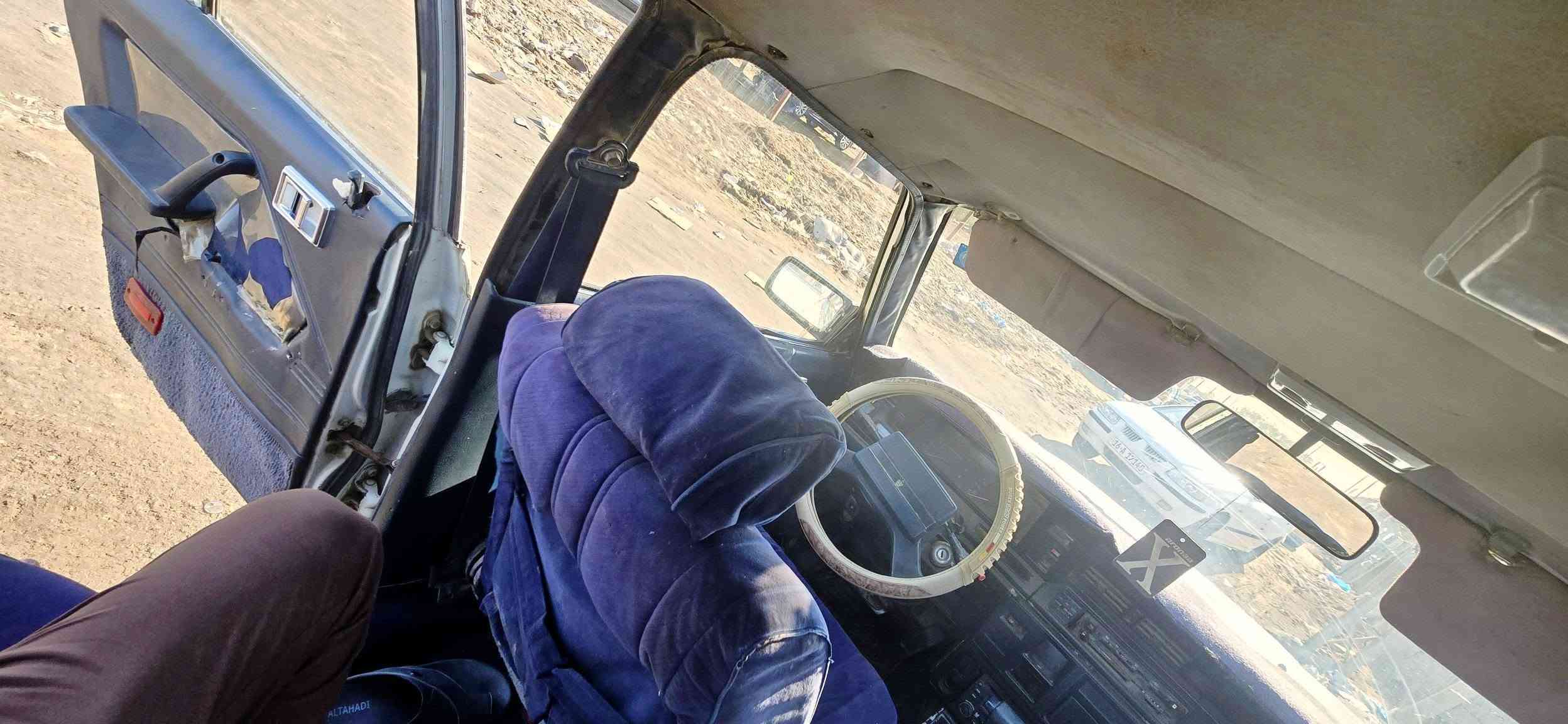 سوبر ٨٥ بدون ضربه بدون صبغ مكان ديوانيه شاميه وحالين بالناصريه وياي بدوام
رقم بغداد انكليزي  هزه ما صاقطه 
كهربايات كله شغاله 
تخم تاير حداديه كفاله 
مكينه ٢٥٠٠ بطه بيه دخان بس بالكفخه 
كير اكسن كفاله ما ناقصه كلشي التحق وانزل بيه خير من الله 
*********** واتساب 
بيع او مراوس مع الفرق (سعر٣٧ وبيه مجال قليل )
