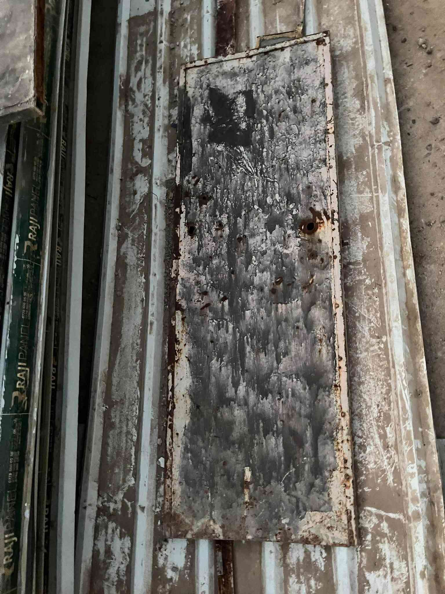 بوب وشبابيك للبيع وتانكي نطيف حيل ايشي يعجبك صورتة ودزة واتساب
***********
