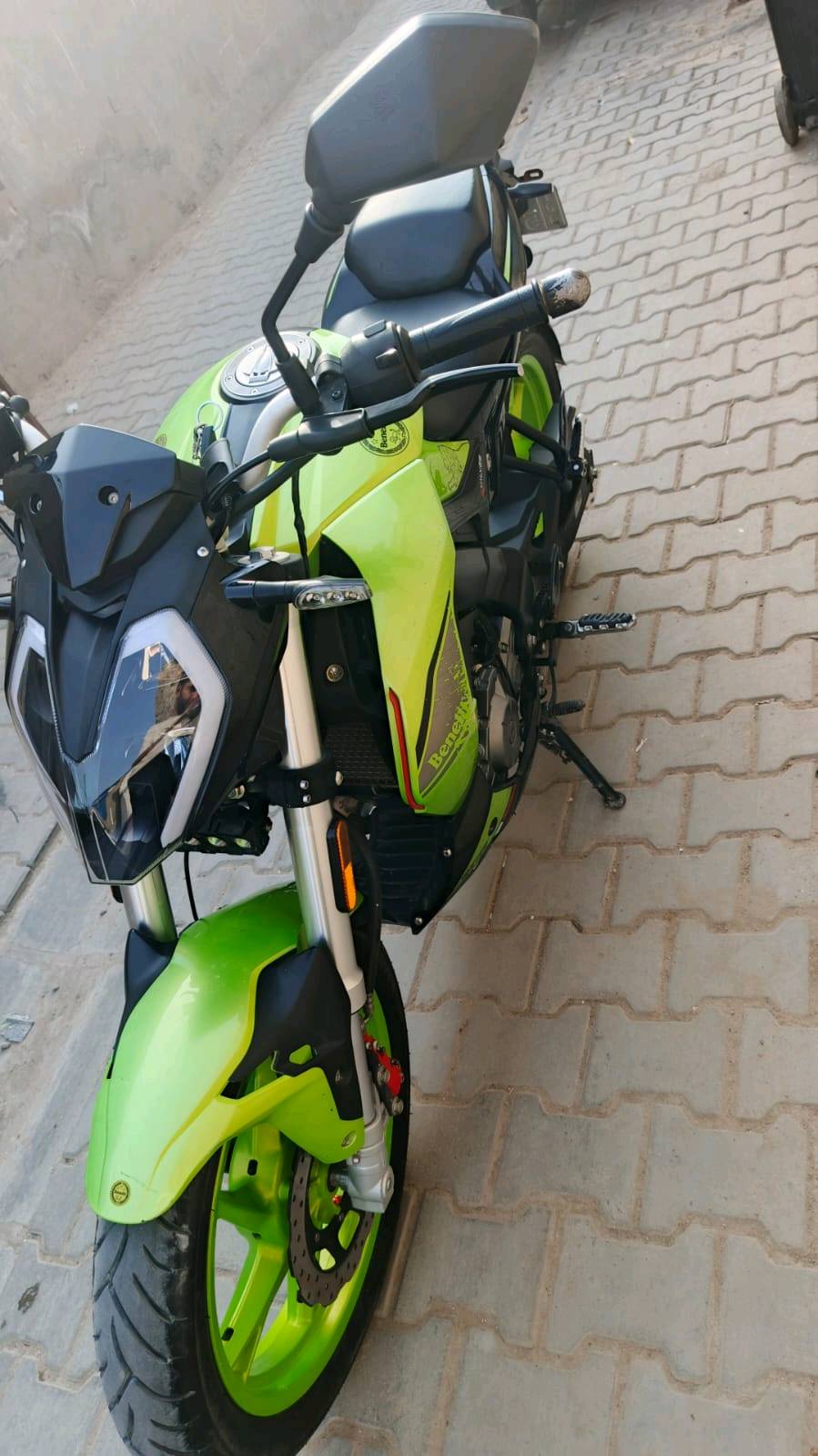 بنلي 180 • ٢٠٢١ • ٥٥ الف
