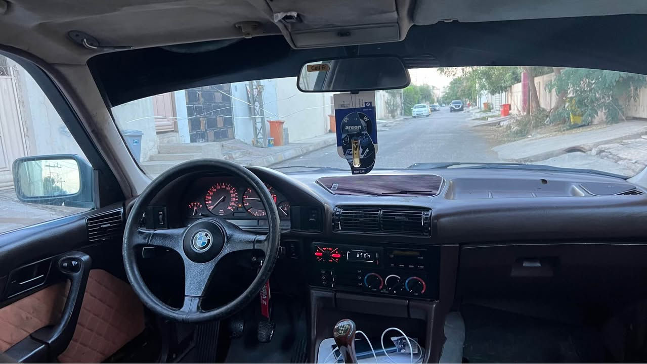 بي ام 525 • ١٩٨٨ • رقم كركوك
