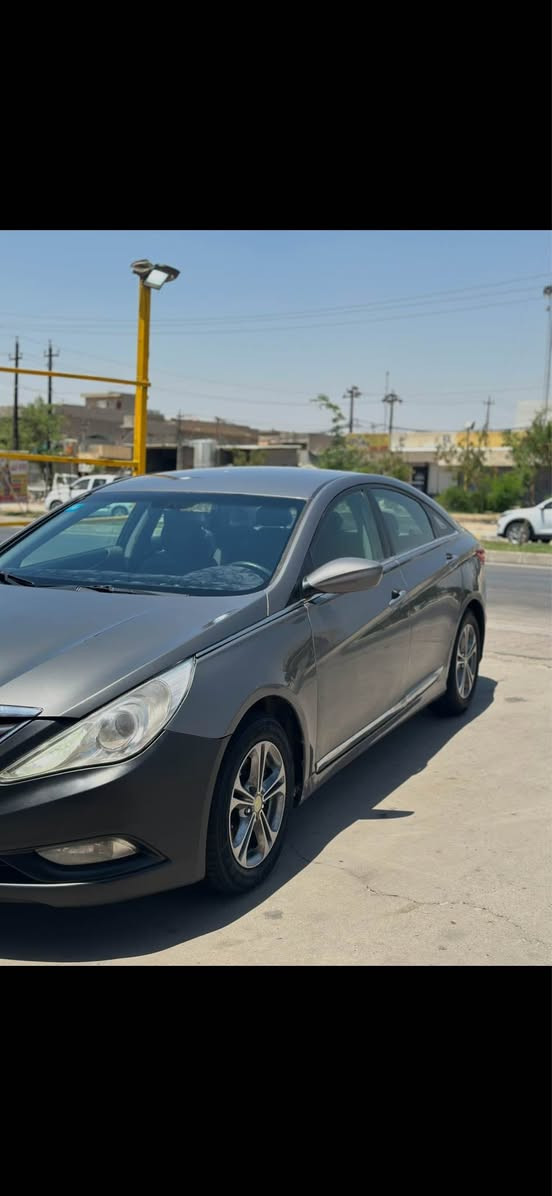سلام عليكم 
سوناتا 2011 وارد امريكي 
مكينة 2400 GDI جديدة 
رقم بغداد دولي باسمي 
سنوية لـ 2030 مشروع وطني 
ضررها جاملغ سايق ونص باب 
و بيها مكانات صبغ  
سونار موجود  
سعر 88 وبيها مجال بسيط 
 *********** بغداد, العراق
