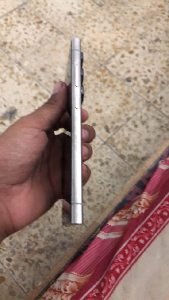 الترا 24ذاكره 512 شرق اوصط الجهاز مكفول خطين  السعر 925 الف ***********
