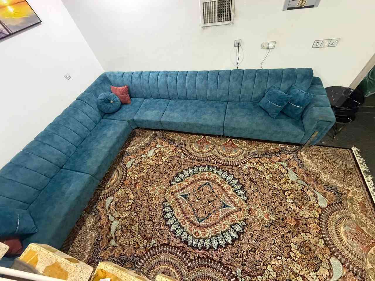 تاخم ئیل تورکی  ٧ مترو نیوە
هەولێر یەک عیبی نیە توندو تۆڵە
لەهەولێرە نرخی ٤٢٥ هزار خۆی ٨٥٠ هزار بەرادان دراوە
***********
