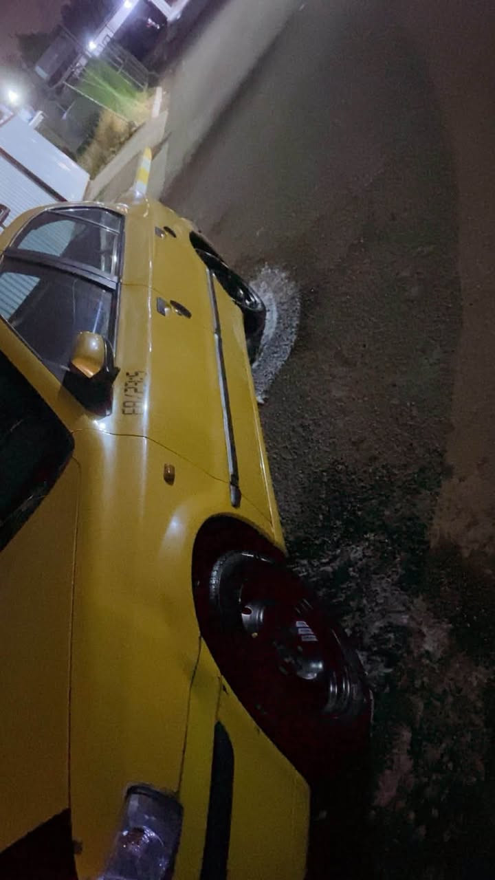 السلام عليكم
سمد ٢٠١٠ 
سيارة بسمي 
مصفره هيئه 
محرك وكير و تبريد جديد 
السعر ٣٢
***********

