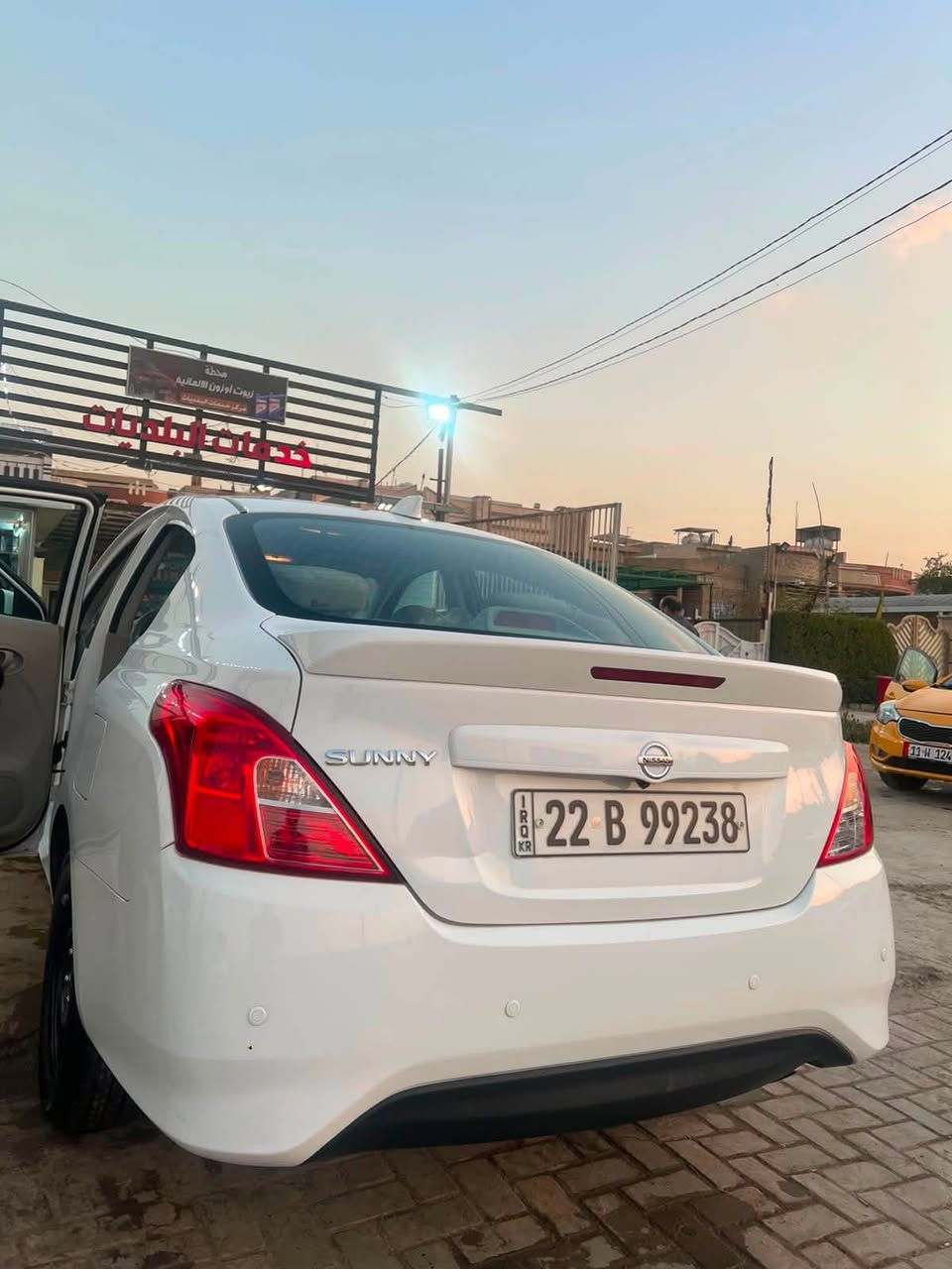 � نيسان سني 2024 🇯🇵
السعر : 113$ وبيه مجال 
📍 رقم أربيل باسم شركة 
🔄 وكالة أو تحويل مضمون هاتف *********** 
🛡️ مكفولة من الصبغ
السياره هنديه ام البليته زركه
✨ المواصفات : ويل كب 
✅ 4 جام كهرباء
❄️ قطعتين تبريد
📺 شاشة كبيرة
💡 إشارات مري
🪑 داخلية بيج
📽️ بلوجكتر
🕷️ سبايدر
✨ يدات نيكل
🎛️ تحكم ستيرن
🛡️ مانع انزلاق
🎵 AUX
📱 بلوتوث
📡 حساس خلفي
🛡️ دبل إيرباك

📍 الموقع: بغداد – البلديات

