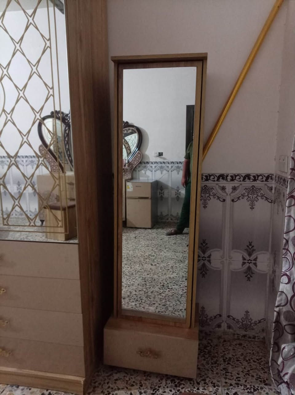 غرفة للبيع 600
شارع اربعين
للاستفسار ***********
