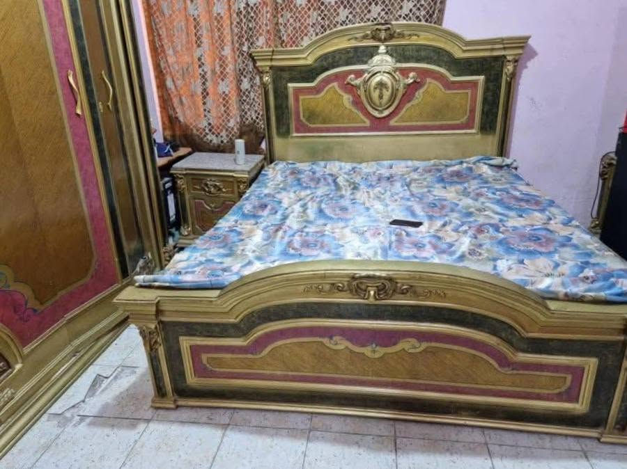 غرفة نوم خشب ثقيل اصلي اصلي زان رايدها ب 450 الف ماكو غرفة كامله وخشب ثقيل و تسكام حطاطه بهيج سعر وللعلم بس الكنتور دينباع ب 500  
صناعتها مصرية احسن من التركي و دور الفيس كله ماتلكون بهيج سعر  وبالعافية لياخذه
مكاني حله ماعندي توصيل ***********

