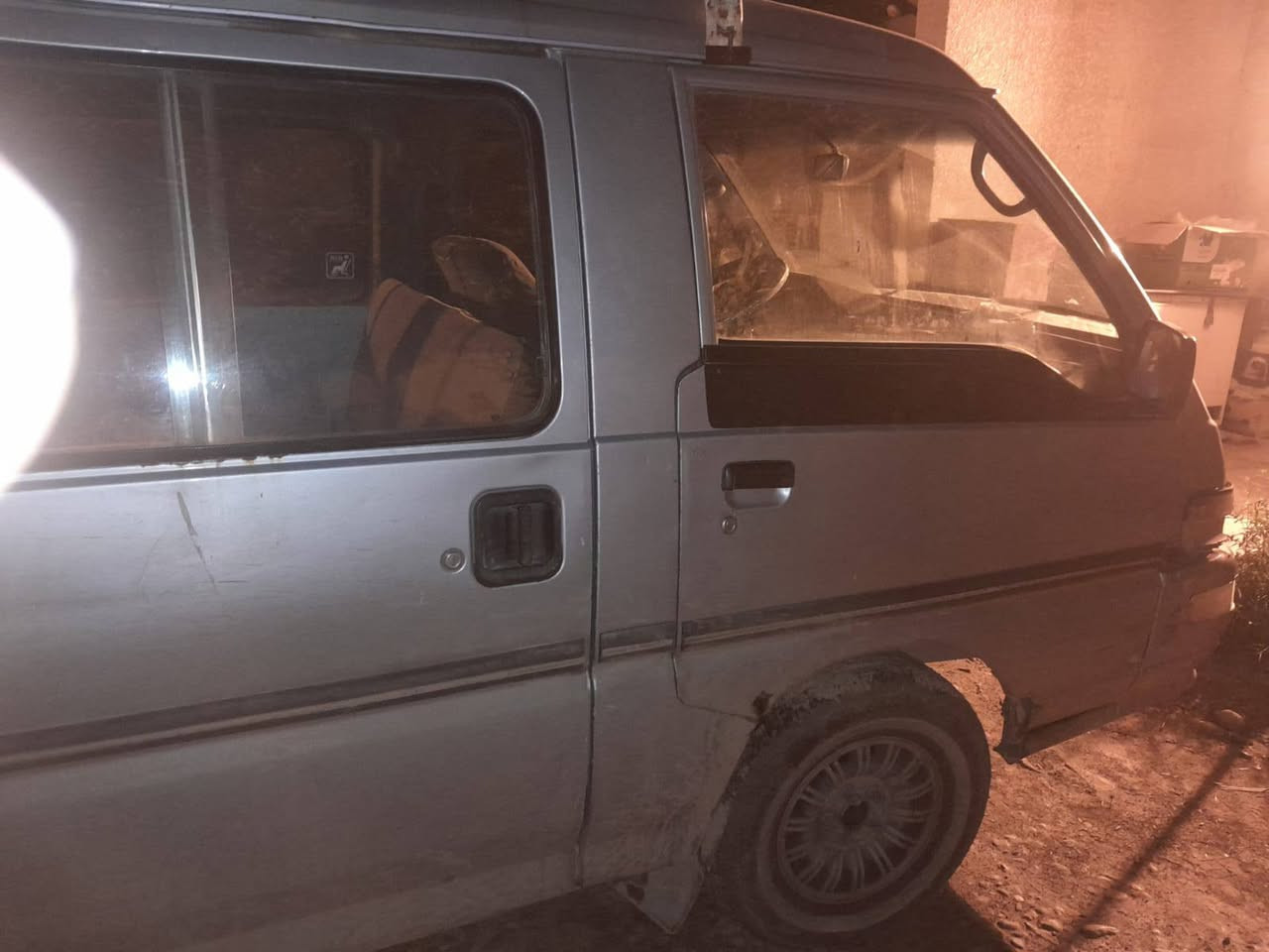 من رخصة صاحب الكروب للبيع متسوبيشي باص موديل ٩١. رقم انبار انكليزي خصوصي ويل كب تفيد  الخطوط للمدارس مكاني بغداد الشعب السعر ٣٥ ورقه وبيها مجال اتصل على الرقم ***********
