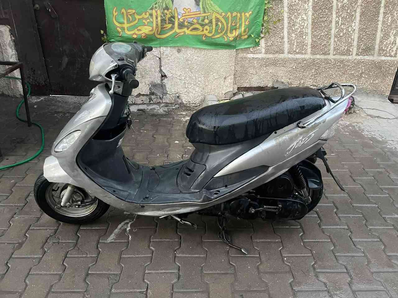 ماكس120 منغولي مكينه  ناعمة شلعة معدل كفر مختم كابريتر بلاد سلف نكره كل وقت كهربائيات كاملة كلها سعر ٥٠٠ وبيها مجال بسيط مكان حرية ***********

نص مكتوب في الصور:
- یا ابا الفضل العباس