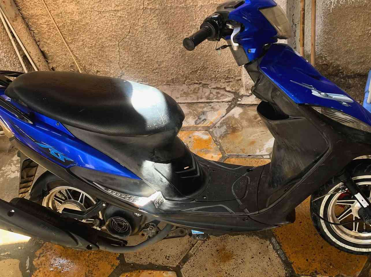 السلام عليكم يوجد للبيع دراجة ماكس عادي نظيفة ومابيها شي وجديدة وما طالع بيها بعيد وكلشي بيها ممبدل وسعرها 500 وبيها مجال للشراي.
للستفسار واتساب على هذا الرقم
***********
