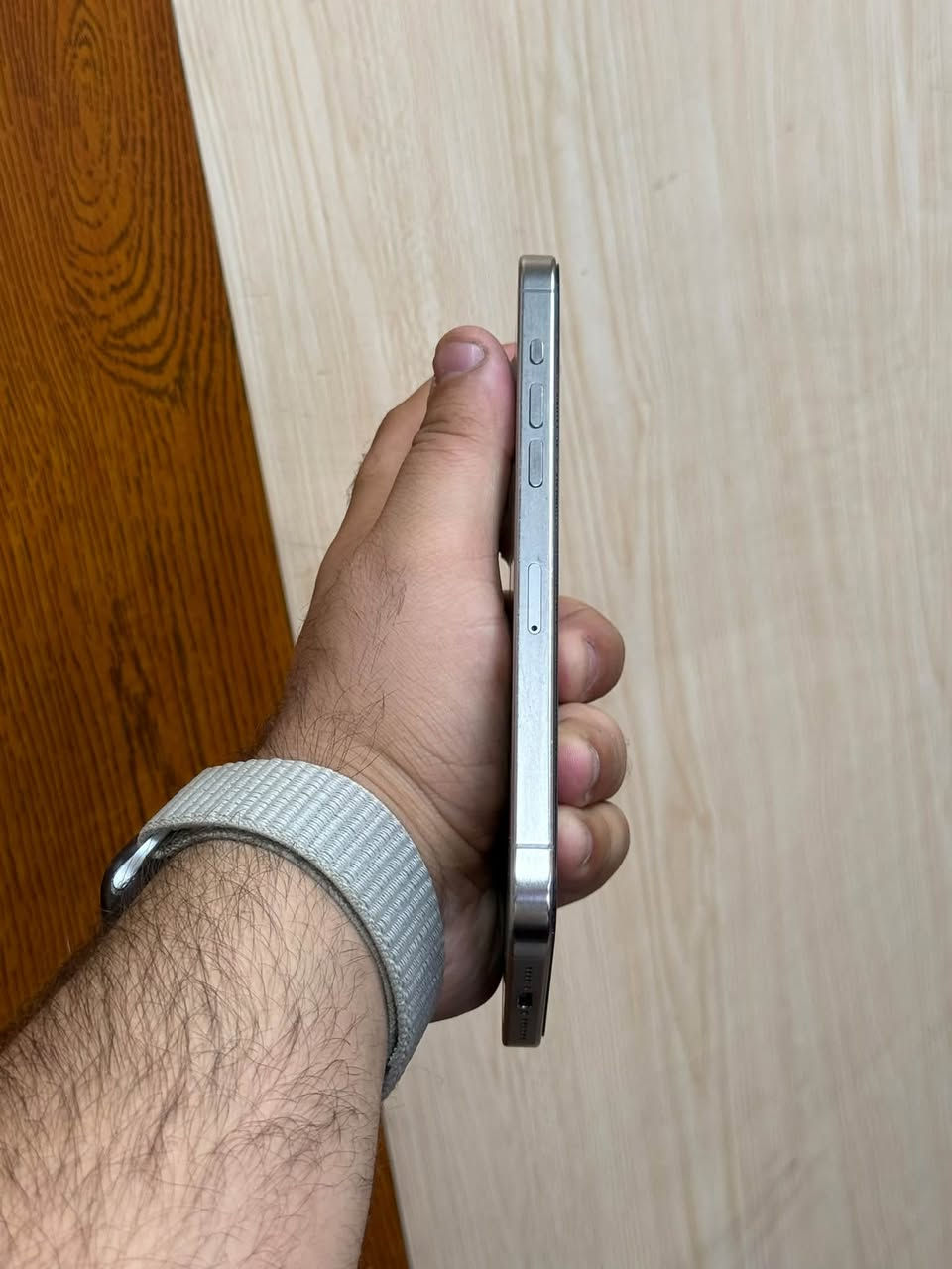 📱✔️iPhone 15 Pro Max Titanium
ايفون 15 برو ماكس  تيتانيوم

ذاكره 256

بطاريه 87‎%

نضافه الجهاز 90‎%‎ 

(دبل سيم /za )

موصل / حي السكر 

توصيل ماعندي

بي فطر بالظهر +شخوط بالشاشه شرط مامفتوح 

السعر 875 الف 

 ماداخل اي صيانه وضع شركه اذا ماحبيت تاخذ الاحسن منه

***********

نص مكتوب في الصور:
- حالة البطارية عادية حالة البطارية تعمل بطارية iPhone هذه على النحو المتوقع. حول البطارية والضمان... الحد الأقصى للقدرة 87% هذا قياس لقدرة البطارية مقارنة بقدرتها عندما كانت جديدة. قد تتسبب القدرة المنخفضة بتقليل ساعات الاستخدام بين عملية الشحن والأخرى. عدد الدورات 701 هذا هو عدد مرات استهلاك iPhone لقدرة البطارية. معرفة المزيد... تاريخ التصنيع كانون الأول 2023 أول استخدام آذار 2024
- 8:24
- حول
- < Hamada
- الاسم
- < 26.7
- iPhone 15 Pro Max
- MU2Q3ZA/A
- إصدار iOS
- اسم الطراز
- رقم الطراز
- الرقم التسلسلي
- 0
- 3,803
- 10,771
- 40
- 256 غ.ب.
- 135.42 غ.ب.
- الأغاني
- الفيديوهات
- الصور
- التطبيقات
- السعة
- متوفرة
- عنوان Wi-Fi
- A4:F6:E8:0E:14:DE
- Bluetooth
- A4:F6:E8:0F:CD:78
