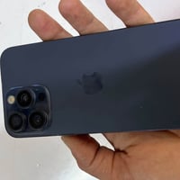 آيفون ١٥ برو ماكس • ٢٥٦ • بطارية ١٠٠٪ ٧٧ دورة