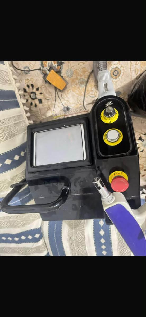 جهاز اندياك ليزر ND-YAG Laser )Q-Switch) النسخة الاصلية ( لا تقليد ولا صيني ) استخدام جداً قليل 
يشتغل ك ازالة الوشم بجميع انواعه (الغامق والفاتح) ⛔️🔹️التقشير الكاربوني 🔸️ازالة الكلف و التصبغات من البشرة 🔹️أزالة مايكروبليدنج و تاتو الحواجب 🔸️ ازالة اثار الجروح والحروق 🔹️ ازالة النمش وبقع الشیخوخة،،
🚨وياه نظارات حماية واكثر من تب ، كل واحد واستخدامه الخاص .وياه عصارتين كاربون كريم  جدد وعصاره مستخدم منها كل عصاره يكفي اكثر من سنة،،ماخذته
رقم الهاتف ***********
