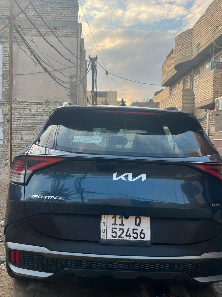 سبورتج ٢٠٢٣ هايبرد أمريكا مرقم بغداد *********** ثلاثه انظمه كهرباء وهايبرد وبانزين ومنظومته الكهرباء موجوده صندوك كهرباء بانوراما تبريد قطعتين إشارة بالمريه تشغيل عن بعد ممشى السيارة 100000 ميل وبعد مواصفات كلش هواي للتوصيل *********** موجود واتساب بغداد, العراق
