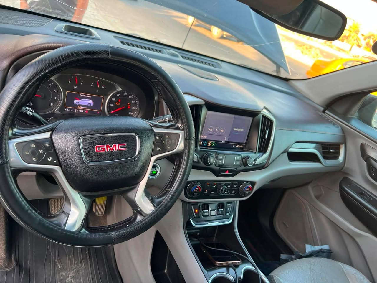 🚗 للبيع جمسي تيران 2019
🔹 المحرك: 4 سلندر / 1500 تيربو 
🔹 السيارة نظيفة وجاهزة للبيع
🔹 استخدام جيد
🔹 مناسبة للعائلة والاستخدام اليومي
💰 السعر115.   
أبيع السياره هيه بيه اربع قطعه اني أبيع حزام بيه 
📍 بغداد
📱الاتصال *********** 🤲
