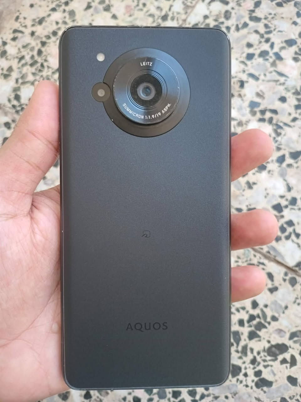 AQUOS R7
ذاكرة 256
الذاكرة الداخلية 12
جهاز مامفتوح نضافة 90٪ 
بي خط بالشاشه واضح بالصورة وطبع خفيف كلش ميبين جهاز سلس وحلو 
سعره 140وبي مجال ويرهم مراوس 
***********
