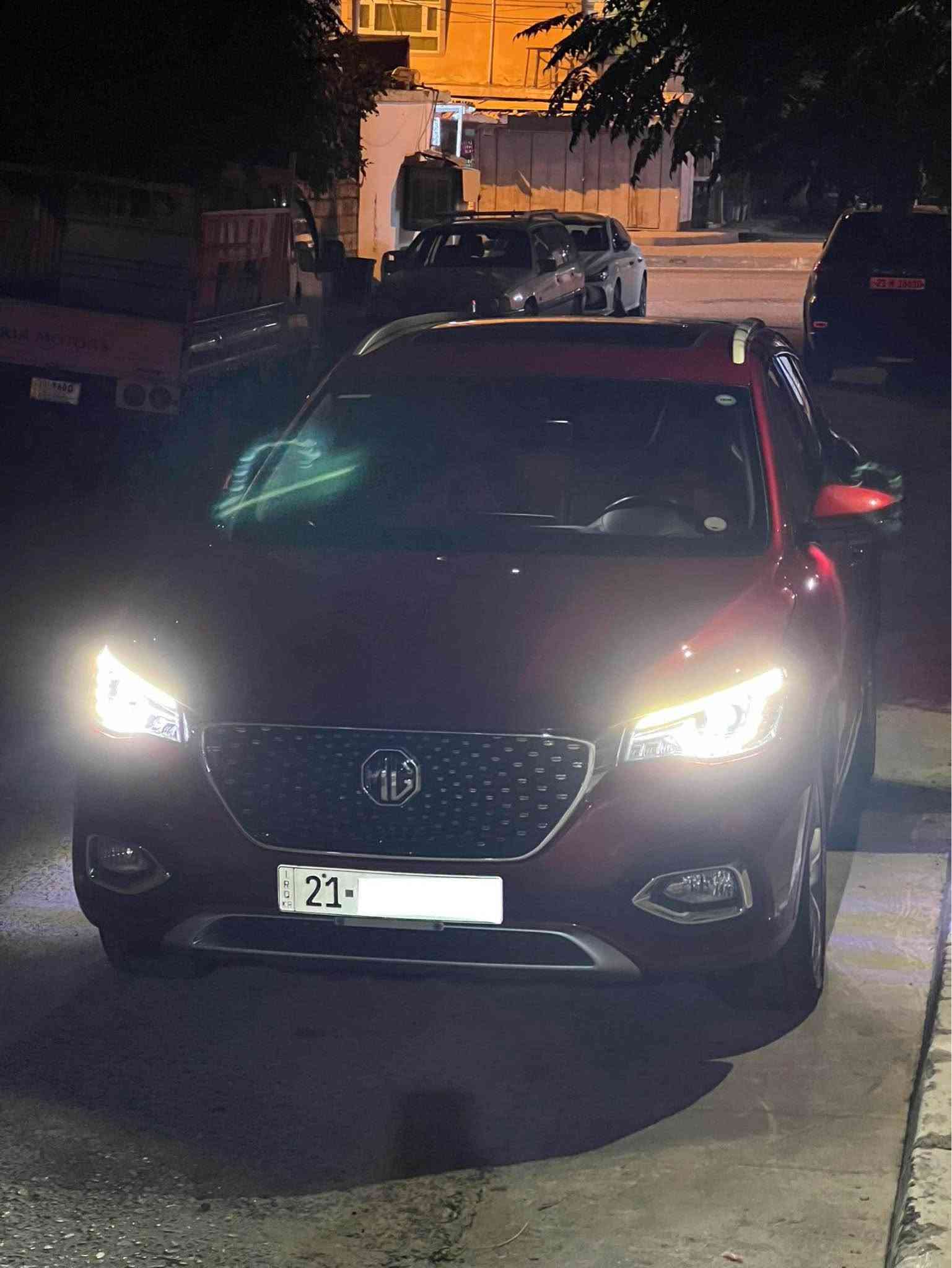 Mg hs 2022 
15 torbo 
فول مواسەفات 
بێ بۆیاخ 
بێ سارد 
بێ شوخت 
*********** Singapore

نص مكتوب في الصور:
- هتلاقي كسر
- © DUBICARS.com