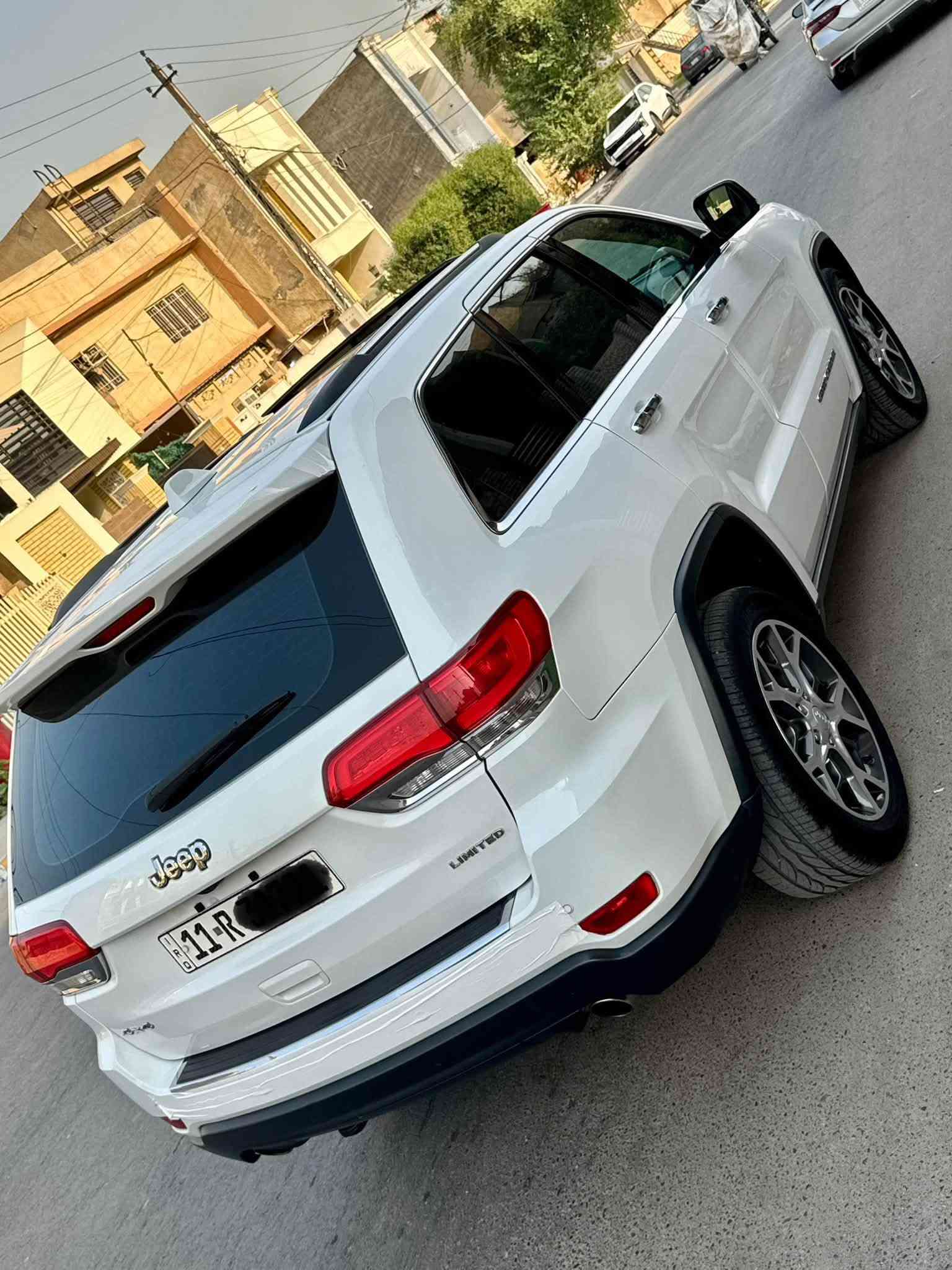 جيب 2019 لمتد بلص خليجي كفالة عامة حتى الدعاميات بشرط
فول مواصفات ٣ شاشات 
محرك و كير  مكفول برغي ممفتوح بي 
صدر امامي و خلقي جديد + تخم تايرات
رقم بغداد بسمي بشرط ثاني يوم تحويل 
السعر 260 
مكاني بغداد ***********/***********
