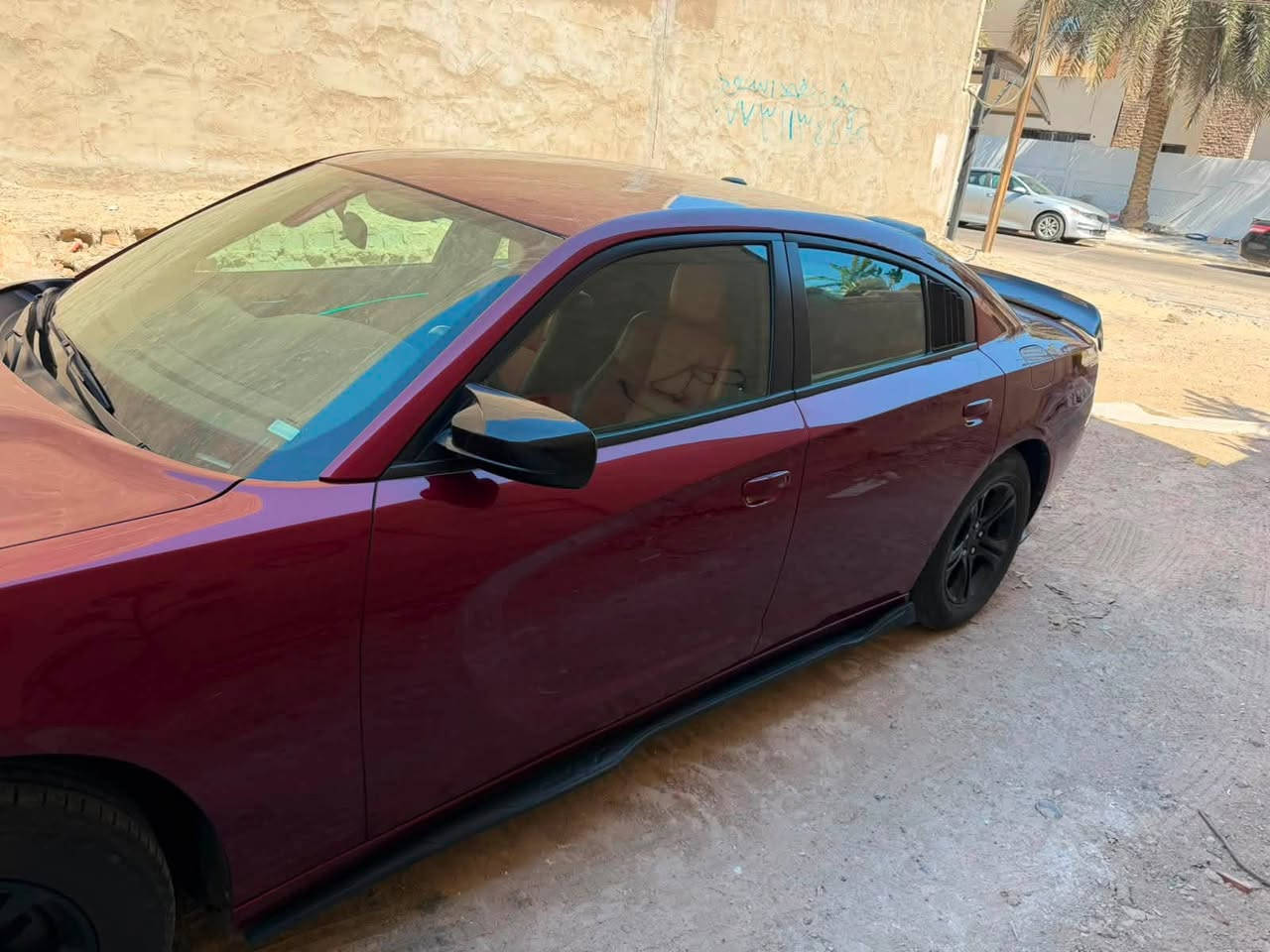 جارجر خليجي موديل 20
رقم بغداد بسمي 
للبيع فقط 
للون ماروني مميز 
مواصفات sxt 
شاشه وسط 
كشن كهرباء 
كامره 
بصمه 2 
كشنات جلد 
محرك 3600 
ويل 18 تخم تاير جديد 
ماشيه 34 ميل 
سيارة كلش جديدة 
بدون ايرباك بدون شاصي لو لغدد 
فقط جاملغ وباب كلير بنيد بلادي موجود 
صدر الامامي والخلفي جديد 
السعر 207
فحص المندلاوي بيها مرفق مع سونار 
مكاني بغداد الكرخ 
‏‭***********‬
