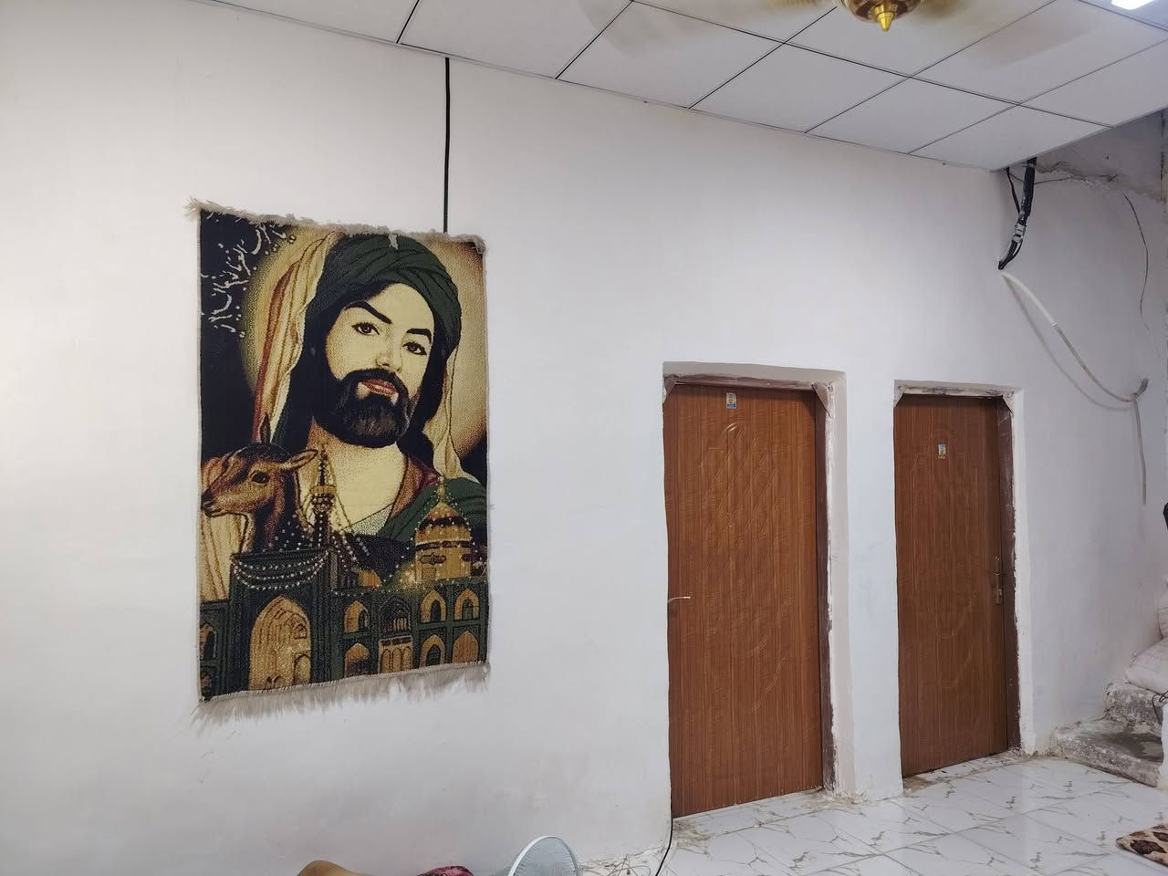 بيت للبيع ١٠٠م زراعي بمنطقة ال شاوي ب٢٨ وتفاصيل كَدامك وغرفه زغيره فوك بدون عكاده ***********
