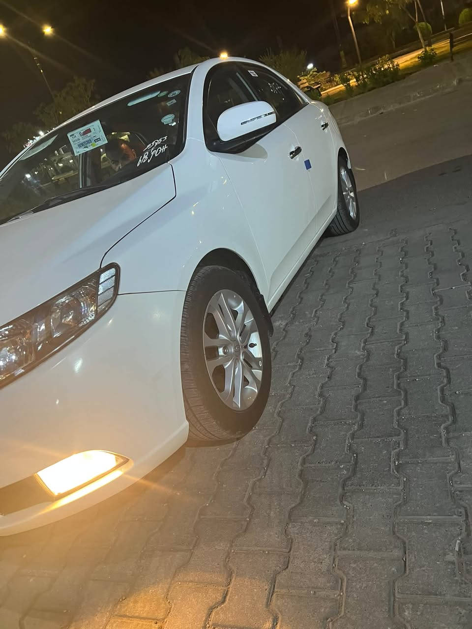 السلام عليكم 

كيا سيراتو ١١ خليجي 

محرك ١٦٠٠ شركه 

ترهم مقدمه ٨٥ وكل شهر ٣ ورقات 

مكان خالديه 
***********

نص مكتوب في الصور:
- Jo Appleseed
- 408-123-4567
- 125 Main St.
- City Name, CA 95014
