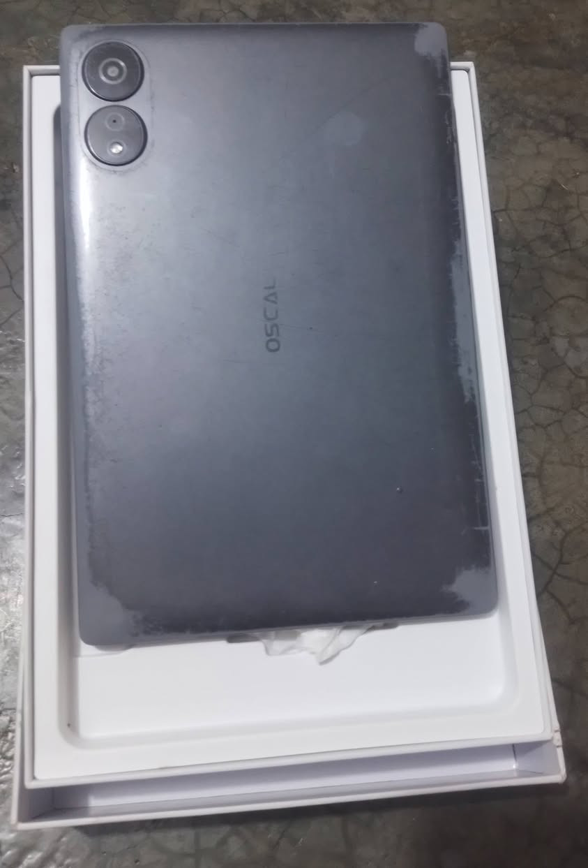 ايباد اسكول باد 18 مستخدم ذاكره 256 سعر 100 وبي مجال المكان في جزيرة الخالديه الاتصال على هذه رقم 👈 ***********
