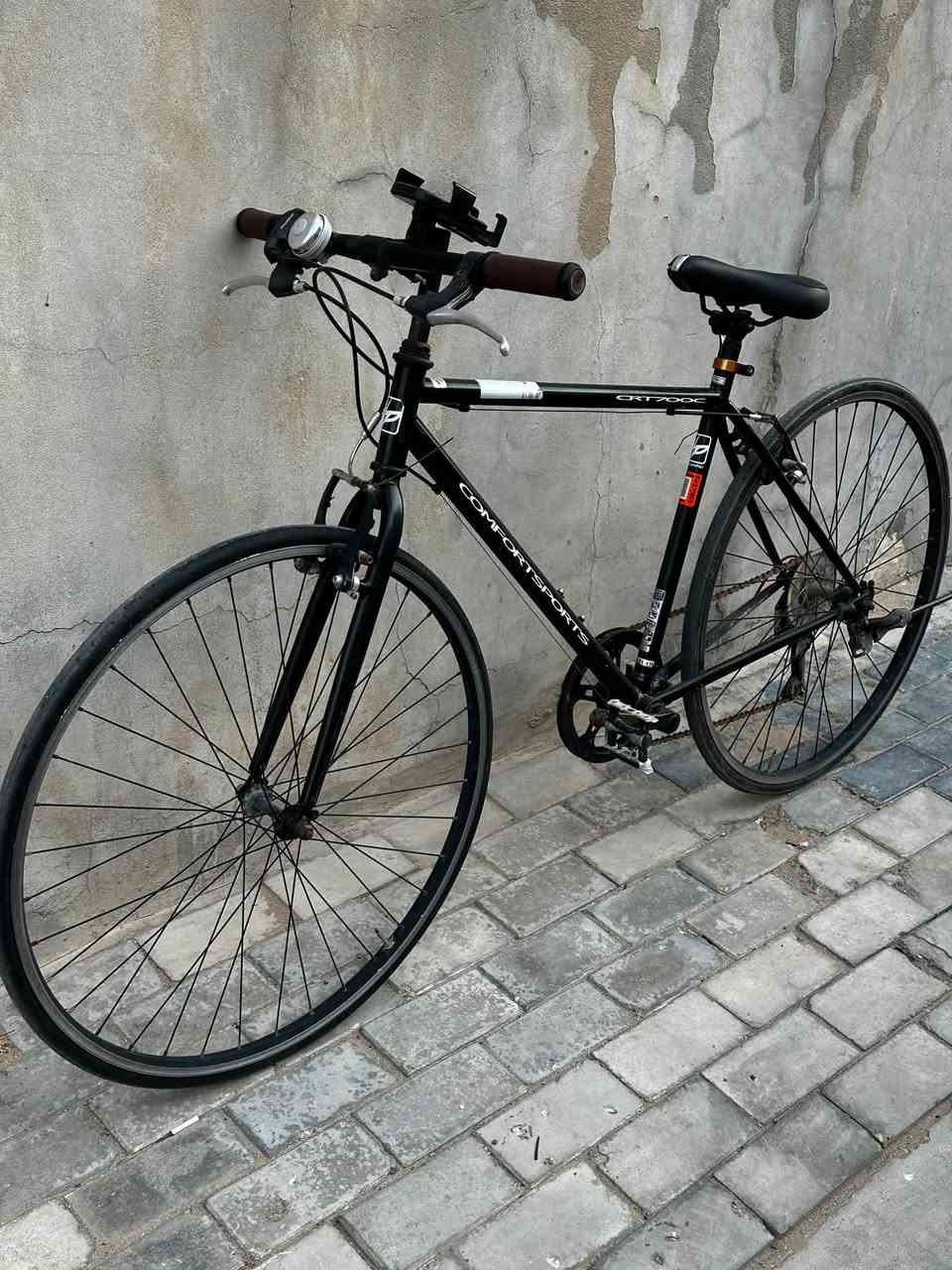 بايسكل c700 للبيع
ماركة كومفورس سبورت المنيوم بالكامل 
تايرات + جوب امامي خلفي جديد 
سستم بريكات امامي خلفي بحالة ممتازه
مكينه ٦ خلفي ١ امامي ماركة شيمانو 
ويل امامي خلفي المنيوم نضيف بالكامل 
وزن جدا خفيف و سريع كذلك 
ويا هديه سرج طبي + ستان موبايل 
السرج القديم موجود كذلك 
السعر ١٧٥ و بي مجال جدا قليل 
رقمي ***********
