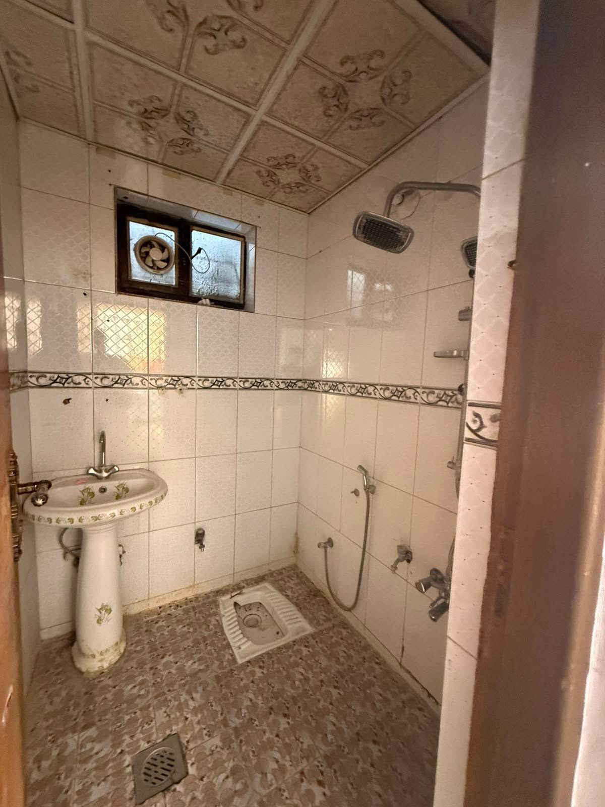 السيدية بالضباط • ١٥٠م • ٤ غرف