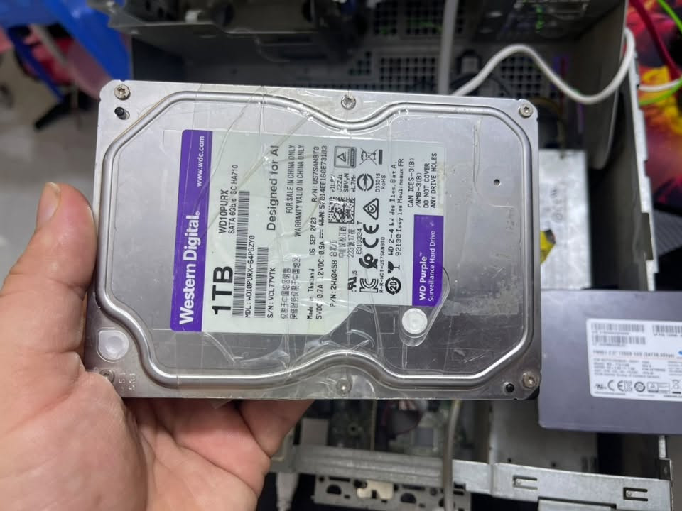 كيس للبيع مواصفات  
بيهه وندوز عشره ولعبه جيتي اي 5
كرت gt2g
كوراي ٥جيل ٦
رام ١٦ddr3
هارد ssd124مع هارد 1thdd
الحاسبه جانت تشتغل لكيت جريدي كارض شكم واير ومن شغلتهه طلهلي رساله تاكد من ربط الاسلاك ابيع هلموجودسعره٧٠الف قفل مكاني كربلاء البنا الجاهز 
***********
