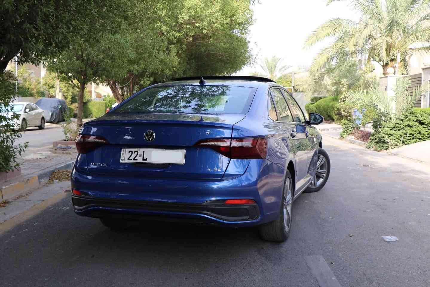 السلام عليكم ورحمة الله وبركاته
جيتا se+ 2022 بسعر مناسب جدا 
رقم أربيل و سنوية و هزه جديدة 
الحادث حافة البنيد فقط بدون دواخل الراديتر بلادي و صور الحادث مرفقة بالمنشور 
السعر 145 ورقة وبيها مجال 
المواصفات : بنوراما ، بصمة ، رادار امامي و جانبي ، كراسي جلد ، تدفئة الكراسي الأمامية و كرسي السائق كهرباء ، كامرة خلفية ، ابل كار بلي و أندرويد اوتو و باقي المواصفات معروفة . 
العداد المسافة : 71 الف ميل 
الرقم للتواصل *********** و غير متواجد على الفيس بوك
