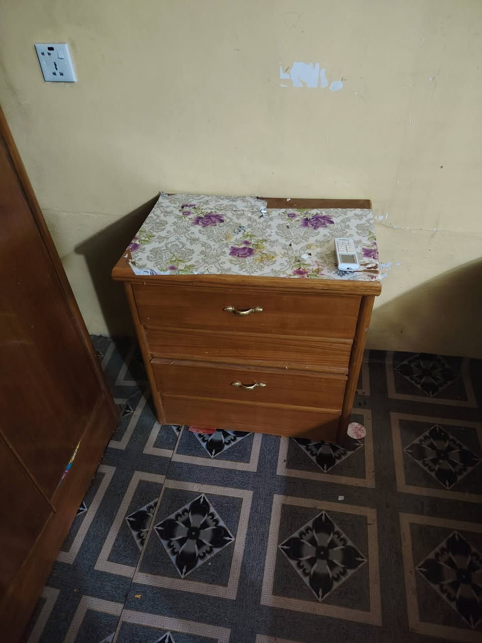 غرفه جاهزه من كل شيء للبيع اتصل على الرقم *********** السعر 950 وبيها مجال للشراي

