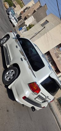 لاندكروزر • ٢٠١١ • ١٢٧٠٠٠
