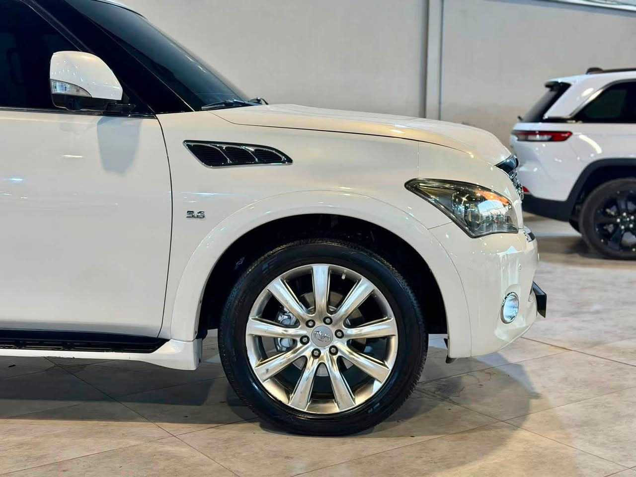 ‏ INFINITI QX80 2014
أنفنيتي QX80 موديل 2014 فول فول مواصفات ١/١
مواصفات خليجي وكالة شريك سردار ✅
سيارة جديد مثل شريكة 📦📦🧿🧿
 شرط شرط  ماكو هيچ  نضافطهة مثل هاي 🧿
-----------------------------------------
مكان🌆: سليماني                   
 سعر💵:  204$ 
تليفون 📲: ***********
                  *********** واتساب
  -----------------------------------------
▫️محريك V8 5.6L تمانية سلندر
🔹گير و محرك بشرط برغي مامفتوح شرط📦
🔹بدون صوت و صرف و خلل كل بشرط فحص
🔹ماشيه 103  الف كيلو متر حقيقي 📦✅
 
▫️سيارة دعامي للدعامية بشرط مكفولة كفاله عامه
🔹بدون صبوغ و بدون بارد و بدون رصعة 
🔹سيارة حيل حيلوة جديد جديد ماشاالله
🔹سيارة على وضع شريكة لوك لوك 📦📦

 
▫️مواصفات
{{ بصمة - سلايت - داخل بيجي - فورويل - رادار امامي و خلفي - رادار جانبي - ثلاجة -  خمس كاميرا - ٣ شاشة - تشغيل عن بعد - صندوق شفت - كشنات جلد - كشنات تتفيئة و تبريد - كشن VIP - كشن و ستيرن خزن - كشنات امامي و خلفي كهربا - تيريد مركزي - حصاص امامي و خلفي - سماعة BOSE - مراي شفت - بغاغ لايت - داخل فورميكا - ڤوليوم - تحديد سورعة - لايت وزينؤن - بگلايت ليد - بعد }}
 
▫️اربع تاير و ويل حجم 22 بيلادي جديد جديد
🔹سيارة جديد ماشالله بدون نواقص
🔹سيارة شرط بدون اى نواقص گير و محرك و حدادي و كاهرباى كولة بشرط
🔹سنوية و رقم جديد سنوي بأسمي تحويل غرامة بشرط
