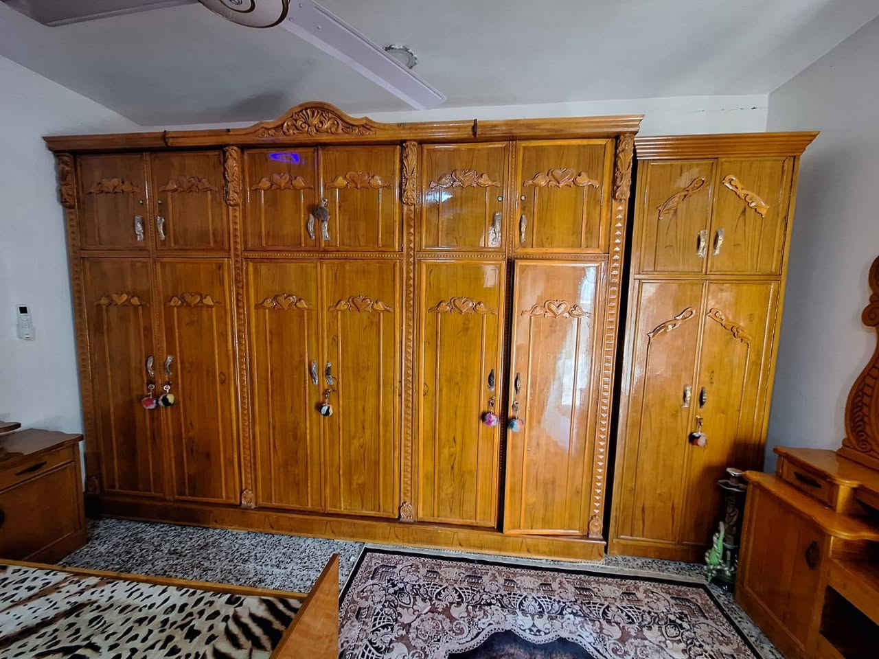 سلام عليكم غرفة صاج الصلي جديدة مستخدمة شهر سعر مليون
***********
