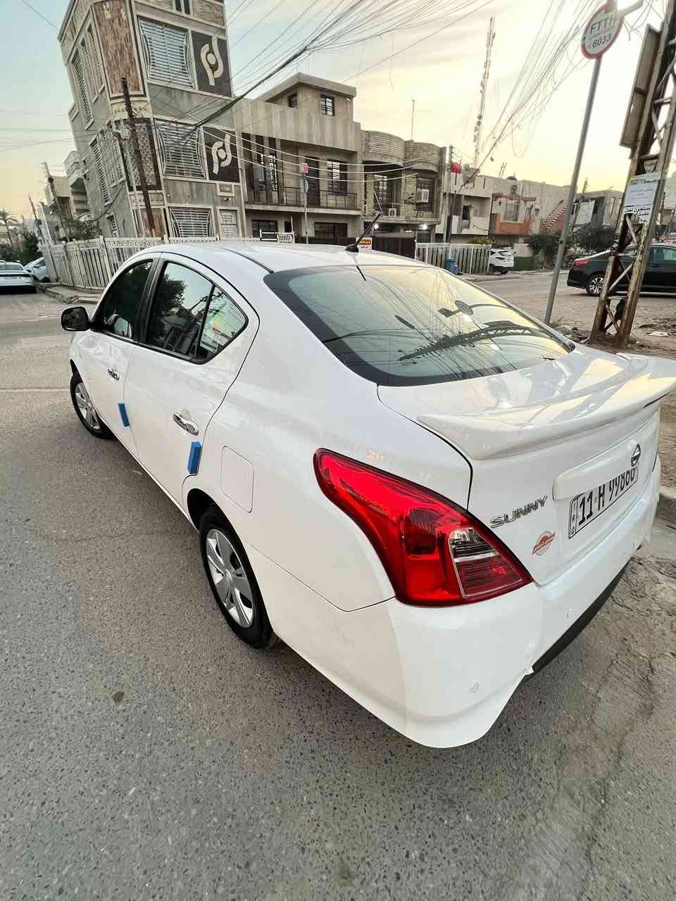 السلام عليكم ....
نيسان سني هندي بليته زركه 2018
صبغ على كد كارت باب السائق والباب الخلفي شخط بسيط البابين ..صلحنه باب السائق والخلفي على وضعه وبيه طخه بالدعاميه الخلفيه  جهة السائق وتصليح بارد بالجاملق فوك قبق البنزين 
سياره جاهزه ادامه كامله قبل اسبوع سويت اله السعر 92ورقه بيه مجال بسيط
تحويل ثاني يوم رقم بغداد
مكان السياره العامريه للتواصل ***********واتساب موجود

