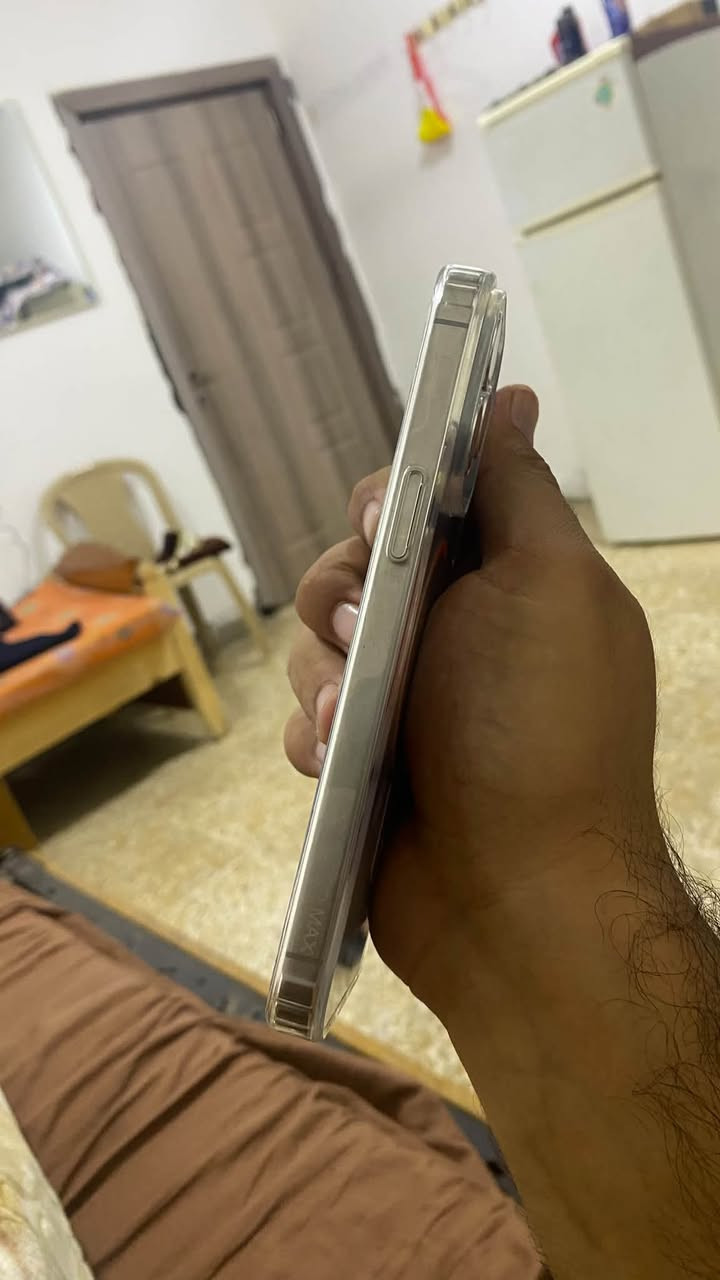 آيفون 15 برو ماكس • ٢٥٦ • نقطة سوداء