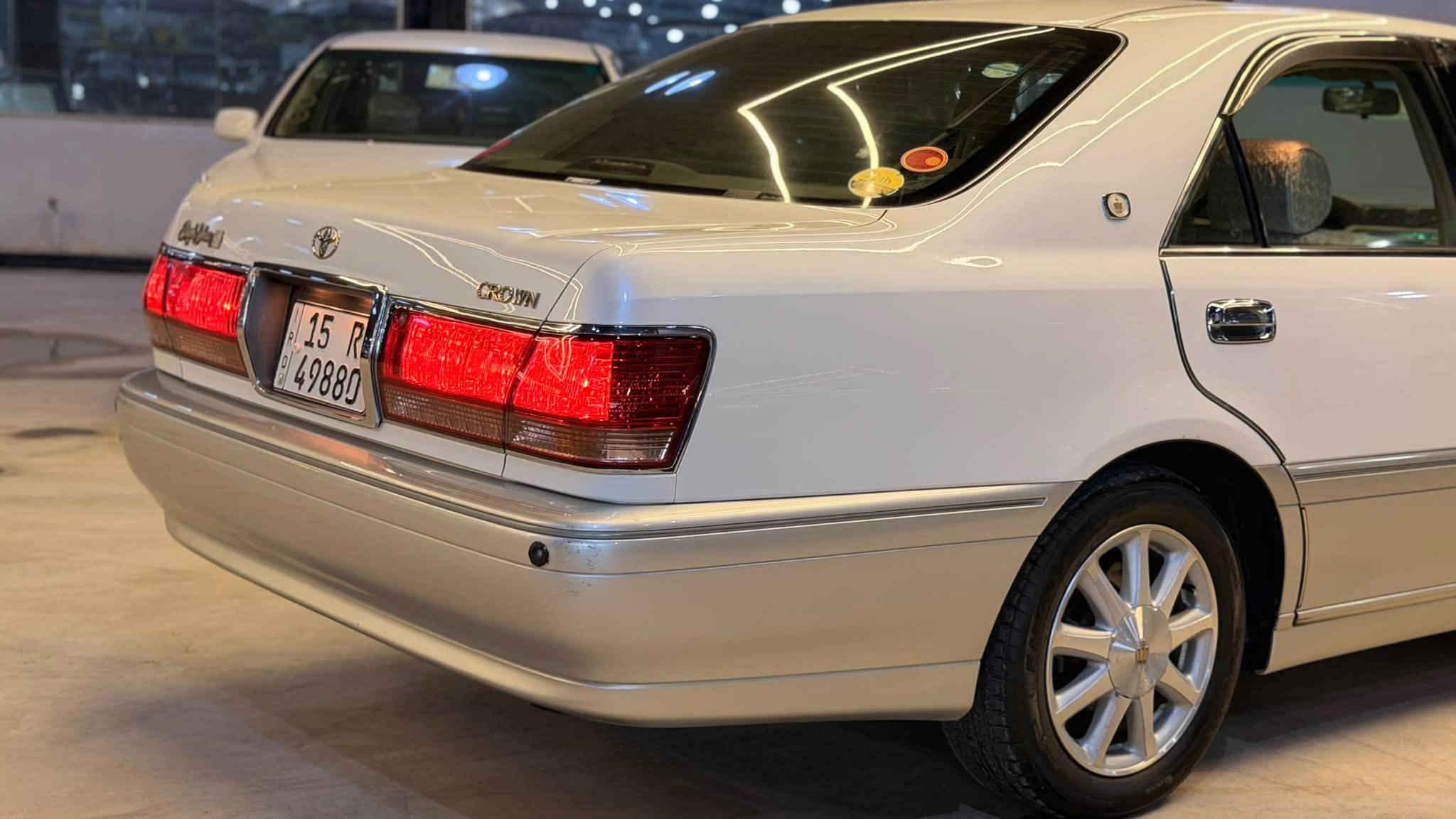 TOYOTA CROWN ROYAL SALON 👑
للبيع تويوتا كراون 2002.
اللون           ابيض محجل   😊.

❗️فقط للذواقة لليدور جديد واصولي وكفاله عامه.

رقم انبار .  تسجيل جديد قرار. 102. شرط المداور ثاني يوم سنويه نافذه لغاية 2031  وستوها صاعده هزه جديده شرط ثاني يوم بأسم المشتري وشرط اسجلت بفترة قرار 102. 
مكفوله كفاله عامه عراق ويابان  من كص وضربه ونقل جثه وصبغ  ورسميات والاصوليات والغرامات.
المواصفات 👇. فول بطن 
4 دكم.
كرستال. 
مكينتها ديفور الجبير 
ويل نجمه ابيضّ اصلي.
كشنات كهرباء.
برده خلفيه كهرباء اصليه.
مري كهرباء+هيتر♨️.
تبريد ثلج ❄️+سبلت متحرك.
داخل بيجي  مطعم بصاج.
شاشه كرستال ترحيب.
لايتات كرستال زنون اصل.
بگ لايتات كرستال لد.
ستيران كهربائي 
تبريد خلفي 
ثلاجه 
دبل شاشه كيجات ليزري + إلكتروني 
كامره خلفيه دوار.
لحيه اماميه.
اريل امامي كرستال 
سستم نياكل متكامل. اصلي 
تخم تاير +حداديه جديده اسفنجه.
غراض مال جنطه كامله.
والسياره ماعايزه برغي كامله على اخر حبايه.
والسياره بالواقع اجمل من الصور بهواي.📷
العنوان🏡ألنجف الأشرف.
السعر💵. 162 وبيها مجال قليل جداً جداً.
للأستفسار 📞📲 ***********.  ليث حازم.  
رجاءً اذا ماعجبك السعر او مو شراي اعگب المنشور او تعلق تعليق حلو يدل على اخلاقك الراقيه وكلشي اكو بالسوگ.

