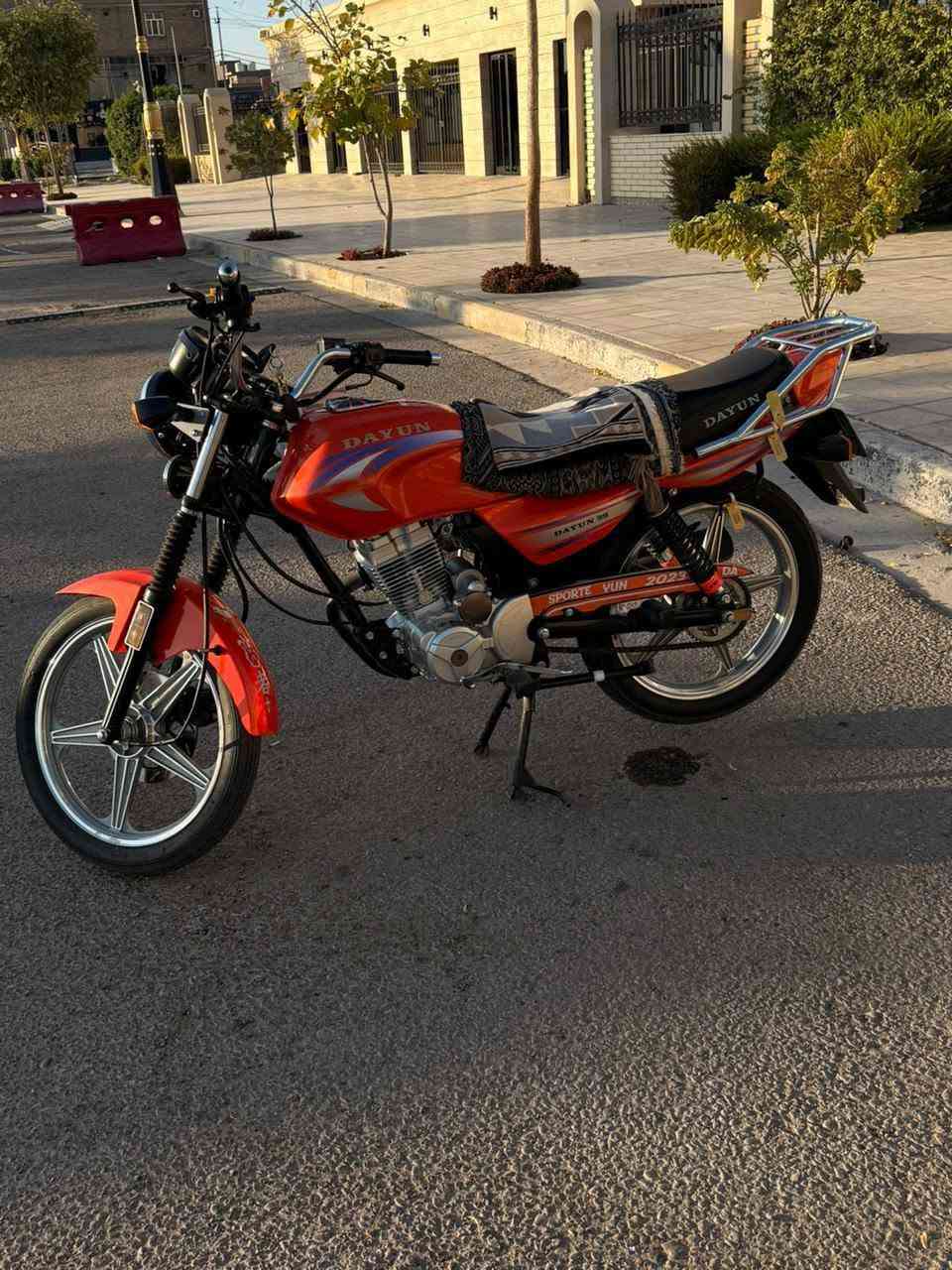 دايون عضم 2023 صار 6اشهر طالعه معرض ثامر خلخال رقم وسنويه مكفوله الدراجه نقصهة بس سايق 
للاستفسار ***********

مكان كربلاء
