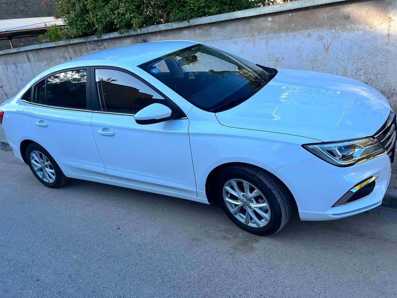 ام جي 5 موديل 2023
محرك1500 تنفس طبيعي

ماشيه 55الف قابل للزياده 

بيها طخات خفيفه كلش

رقم بغداد باسمي

سياره مال بيت نضيفه

مكانها بغداد المنصور 

عارضها 98 وبيها مجال قليل
رقم ***********
