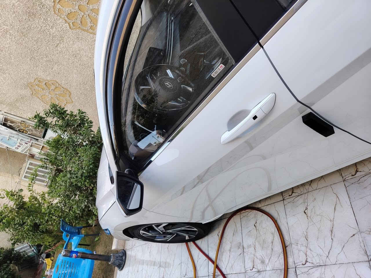 سلام عليكم سياره الانتره موديل ٢٠٢٤ صيني فول مواصفات بعدها بحاله شركه ماشيه ٤٥ واحد على واحد مكفوله كفاله عامه عده بارد بسيط سعر ١٣٠ وبيهه مجال ***********
