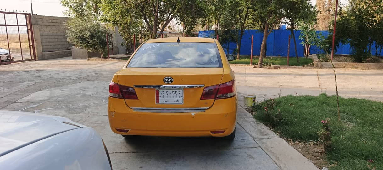 بیوایدی 2013 تەکسی  گێر تۆماتیک گێرو مەکینە کرۆلایە سەنەوی پلاستیک  بەشەرتی حاسیبەو ئەوەلیات سەیارەکە زۆر جوانە بێ مەسرەفە بەشەرت چرکەی تیا نیە لێخورینی هەر زۆر خۆشە کارەبایات جام کارەبای شاشەئایپات گێچ بانزین حەماوە بەشەرت  گێرو مەکینەی بەشەرت نرخی25گڵاو مەجال موشتەریت تەلەفونکە لەخزمەتدام  ژمارە ***********  ئەم ژمارە واتسابی لەسەرەچ السليمانية, العراق
